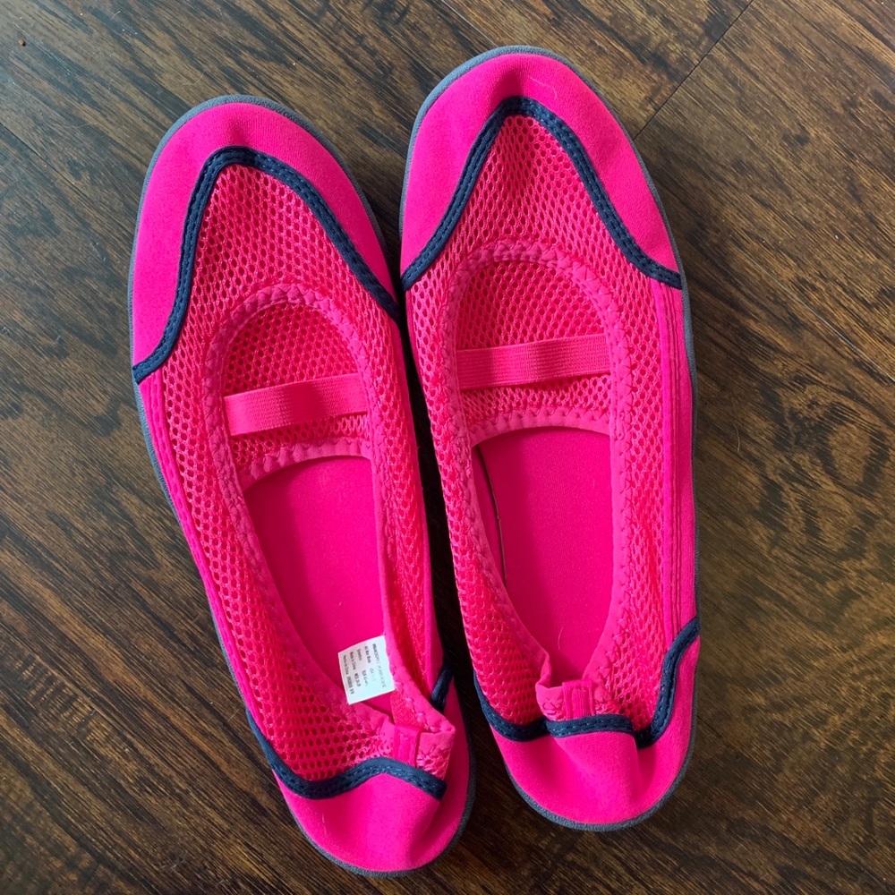 Swim pool aerobic shoes hot pink 11-12